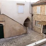 ホームステイ Mira