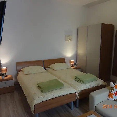 Mira Проживание в семье Трогир